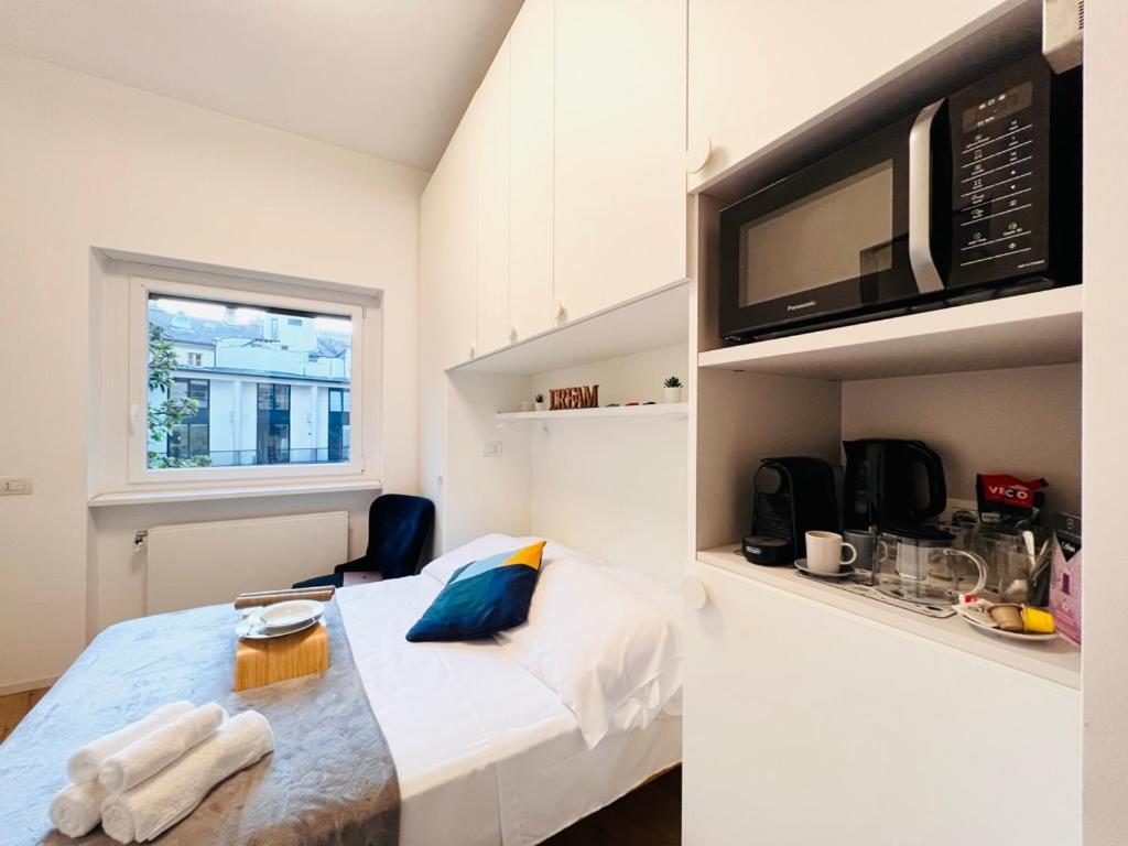 Duomo City Center - Petit Studio Милано Екстериор снимка