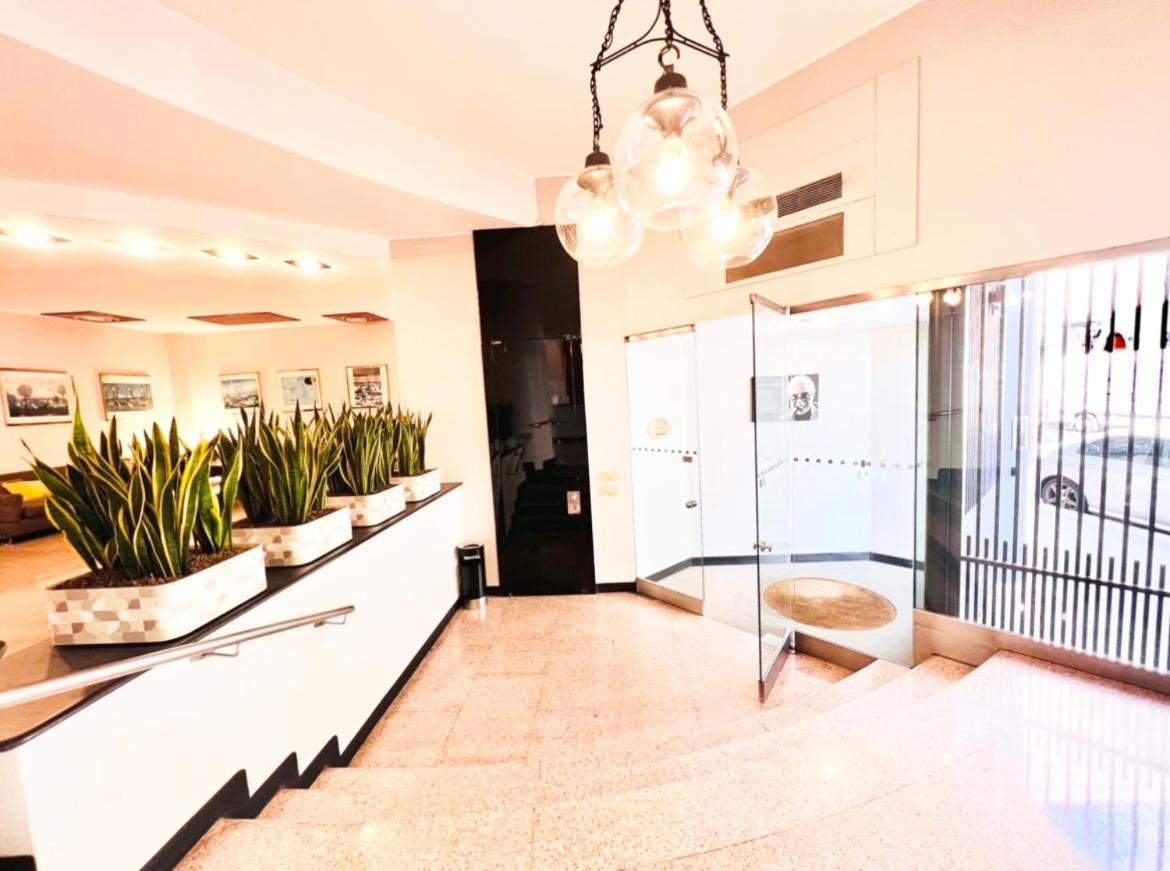 Duomo City Center - Petit Studio Милано Екстериор снимка